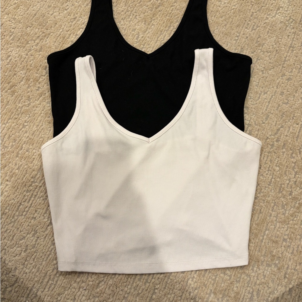 Amazon Black and White Tank Duo